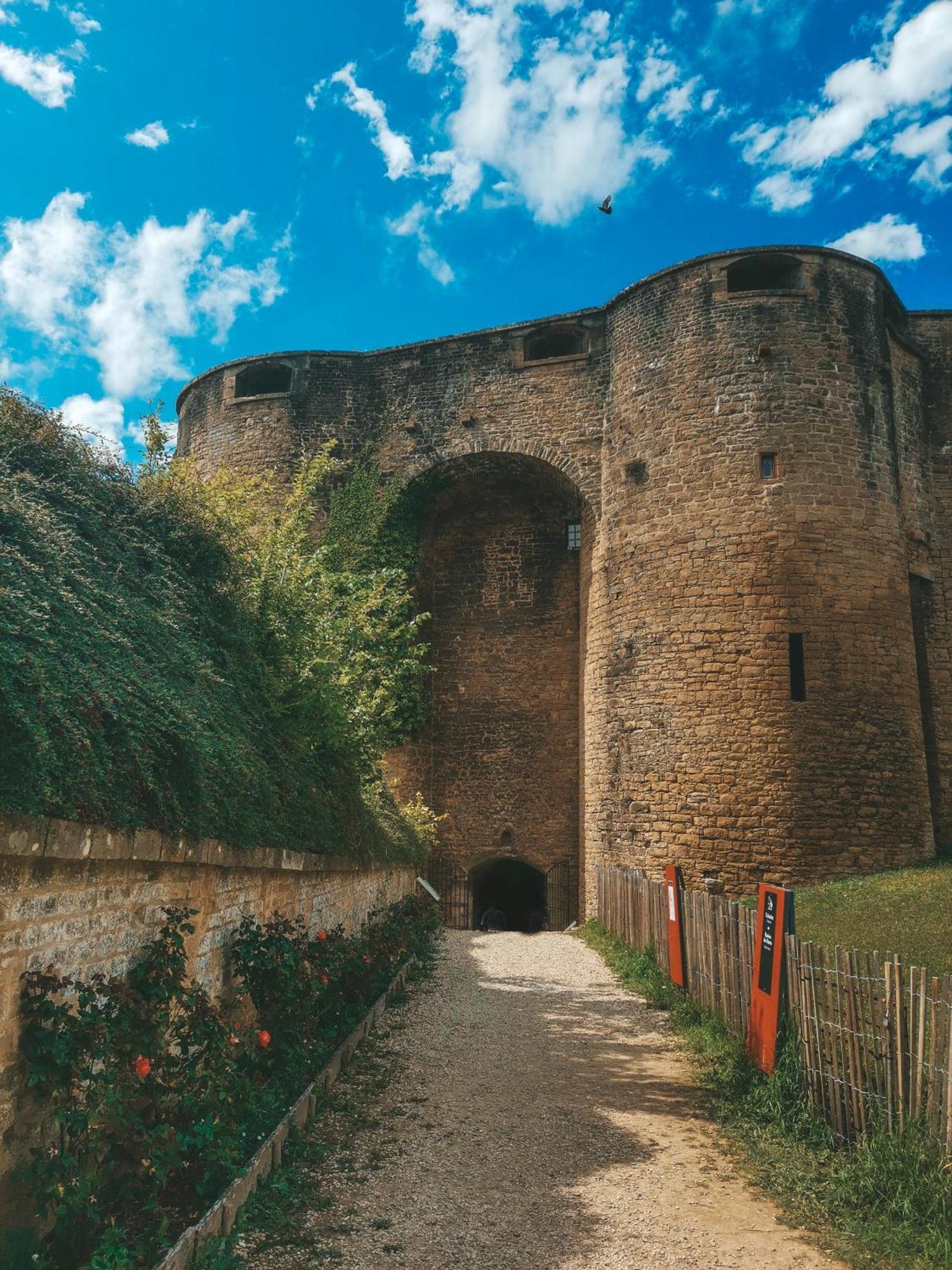 Appartement Vue Sur Chateau-Fort 3 Etoiles Sedan Luaran gambar